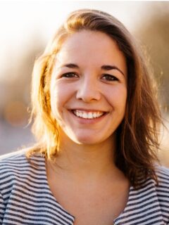 فاليري يانديزيك (Valerie Jandeisek)