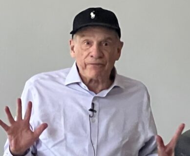 Prof. Dr. Lawrence Kaplan (McGill) gave the first lecture on the concept of authority in Judaism. Jarmila Geisler, FAU, moderated.