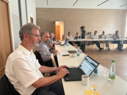 Around 20 scholars attended the conference at the b11 community center. The KCID conference on emotion and morality in Judaism, Christianity, and Islam took place in June 2022 at the b11 community center in Erlangen. Photo: Kirsten Waltert